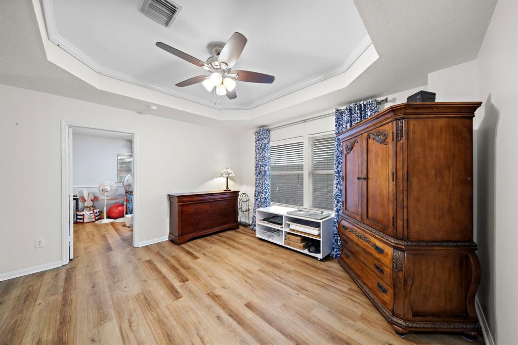 5130 Chase Park Cir, Bacliff, TX 77518