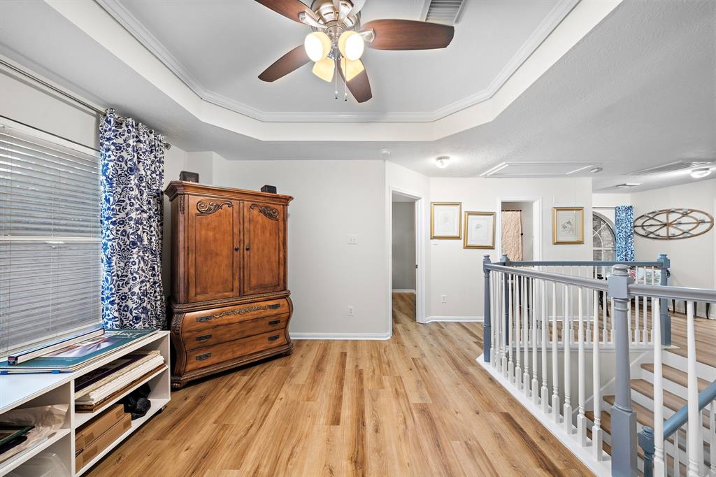 5130 Chase Park Cir, Bacliff, TX 77518