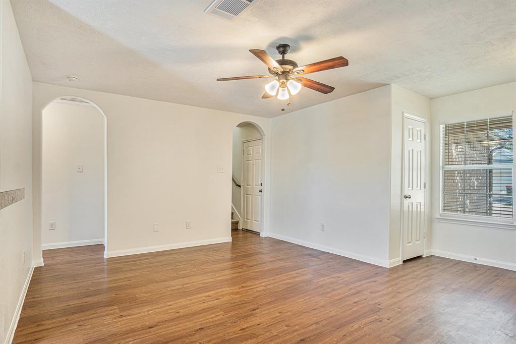 22359 Queenbury Hills Dr, Houston, TX 77073