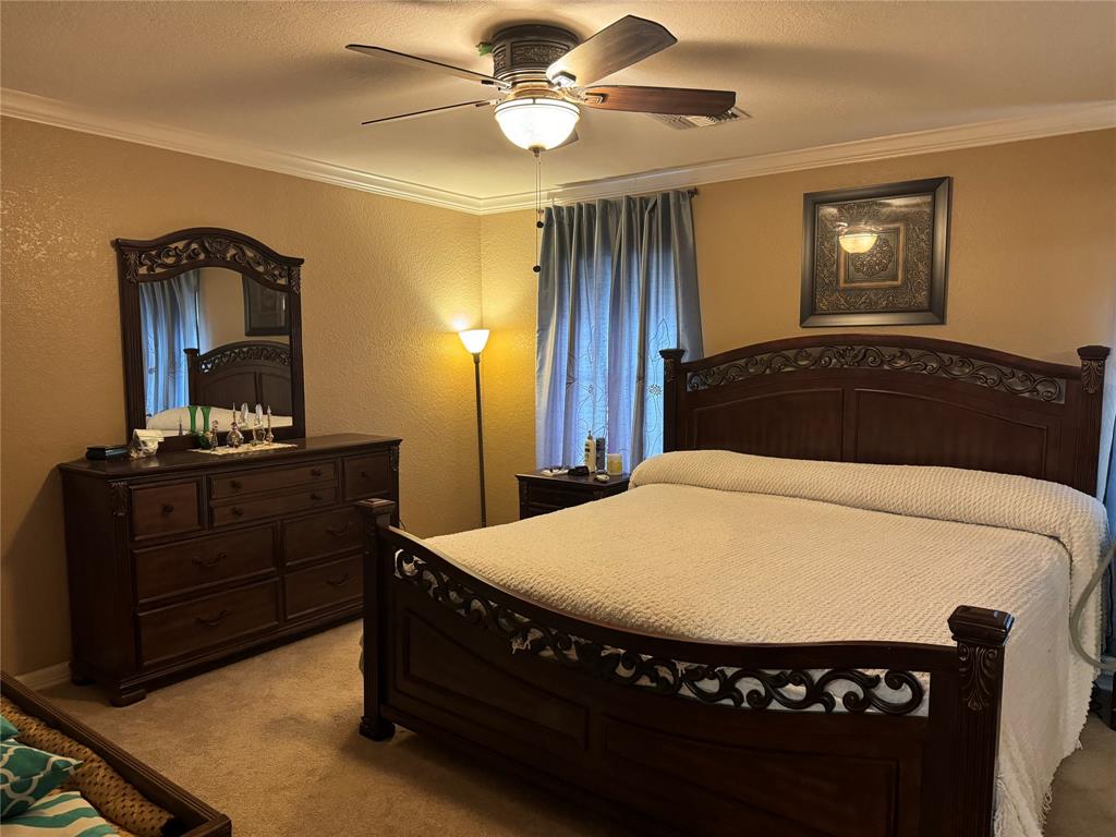 310 E Calhoun St, El Campo, TX 77437