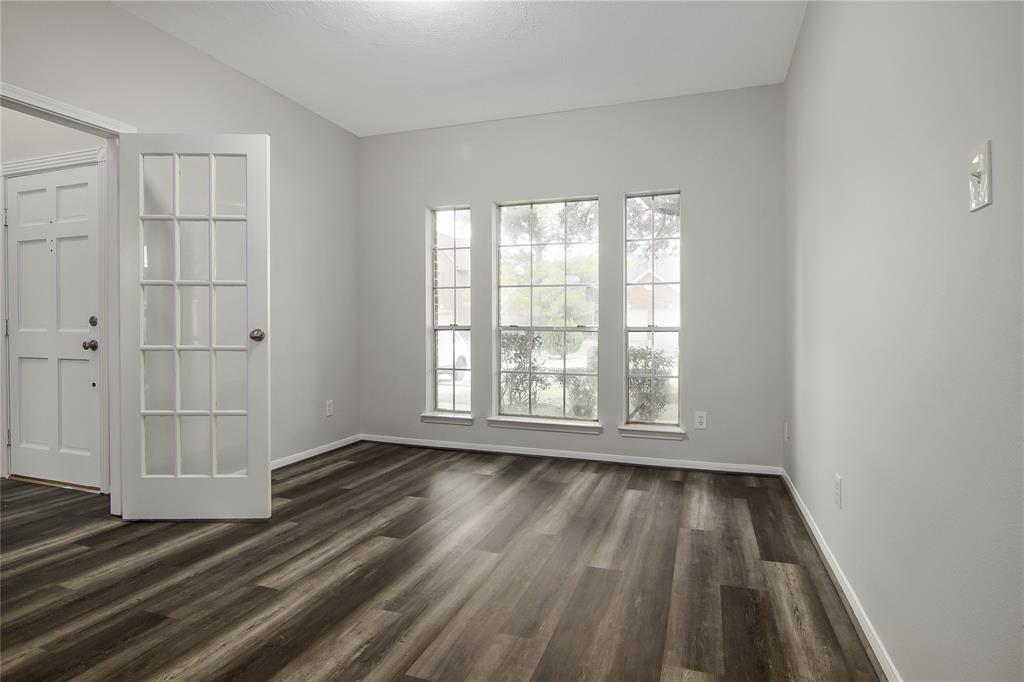 3307 Signal Hill Dr, Friendswood, TX 77546