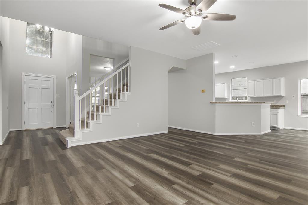 3307 Signal Hill Dr, Friendswood, TX 77546