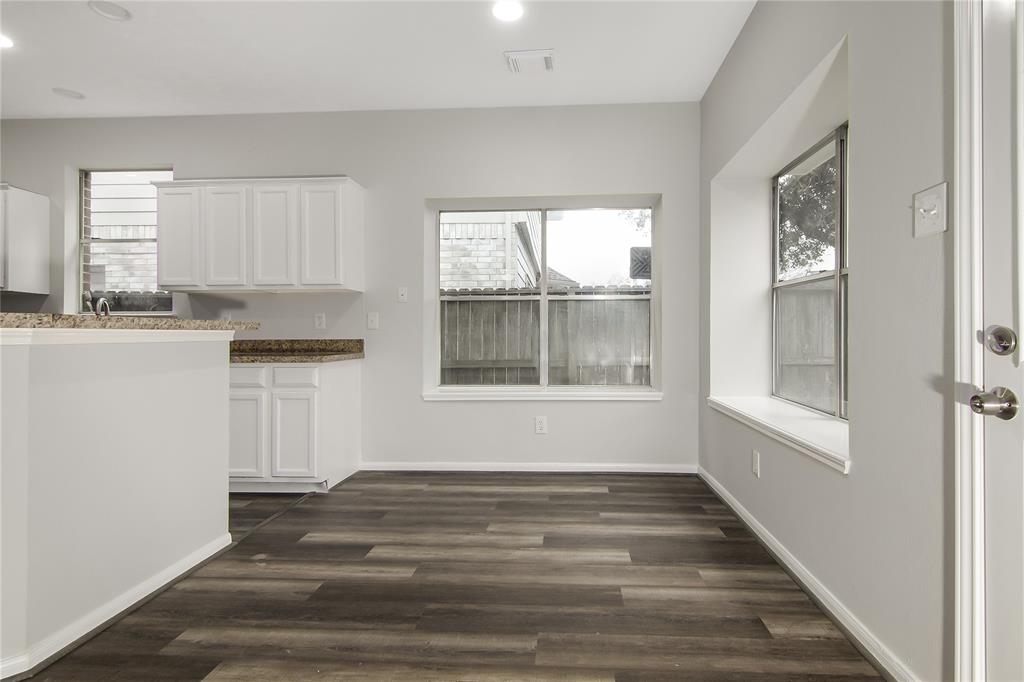 3307 Signal Hill Dr, Friendswood, TX 77546