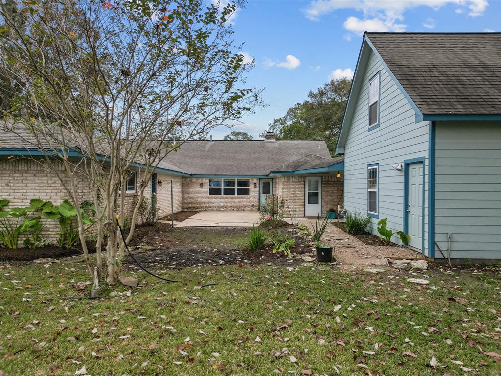 4902 Meadow Ct, Dickinson, TX 77539