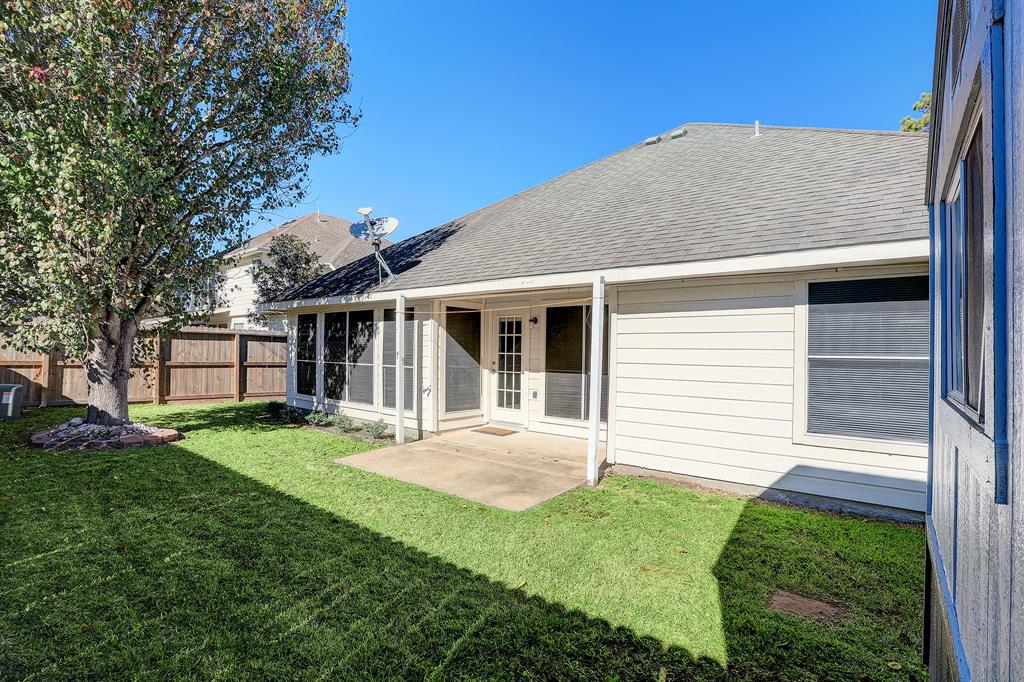 1824 Branch Hill Dr, Pearland, TX 77581