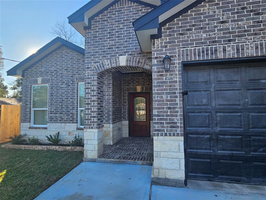 5210 Parker Rd, Houston, TX 77016