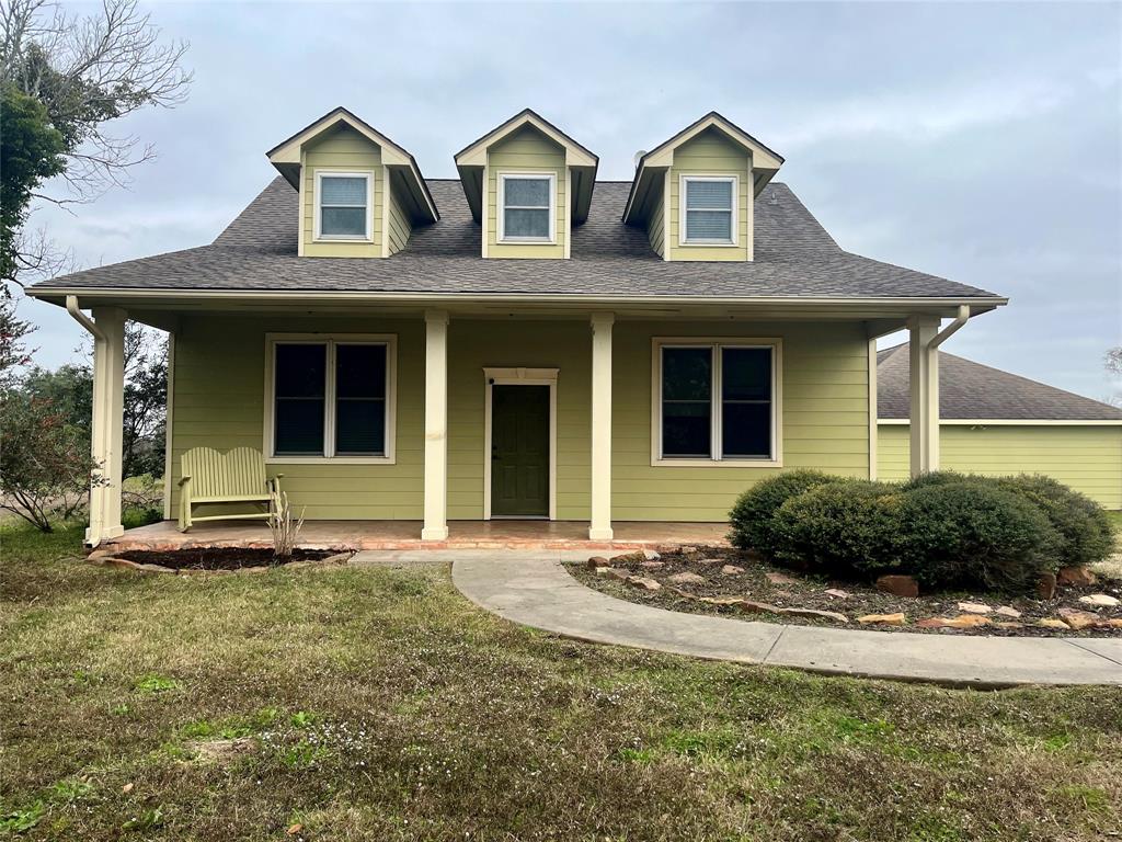 For Sale 5459 Mustang Road, Alvin, TX 77511 3 Beds / 2 Full Baths