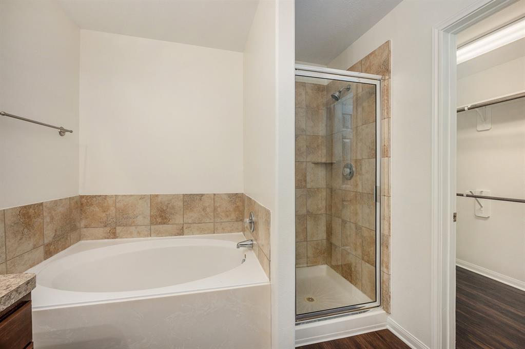 17 Mira Loma Dr, Manvel, TX 77578
