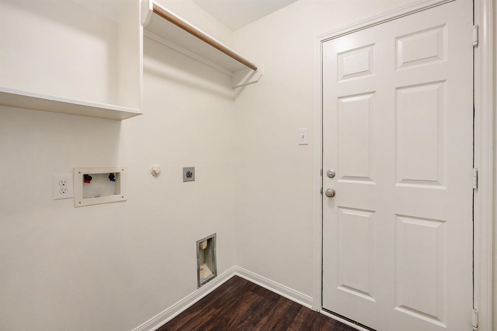 17 Mira Loma Dr, Manvel, TX 77578