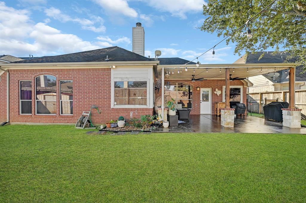 10607 Ravens Way, Baytown, TX 77523