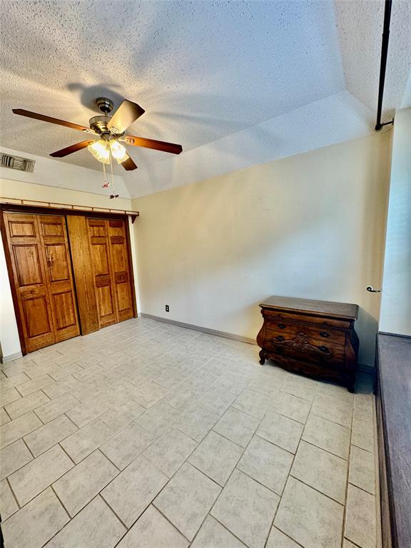 1845 9th St, Hempstead, TX 77445