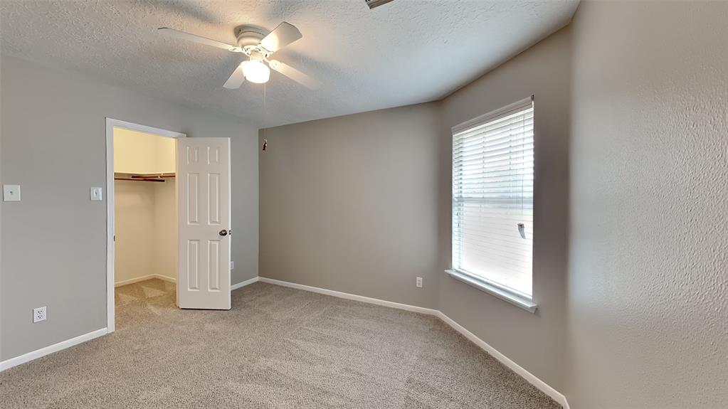 16426 Crossfield Dr, Houston, TX 77095