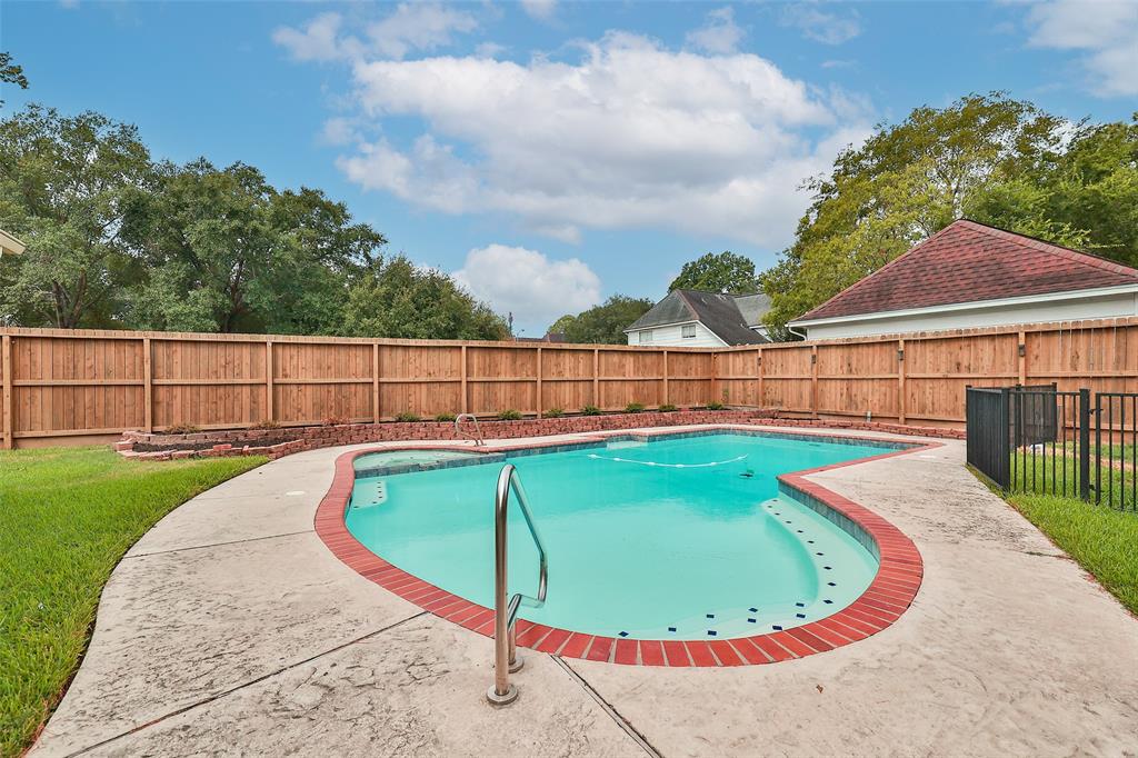 15111 T C Jester Blvd, Houston, TX 77068