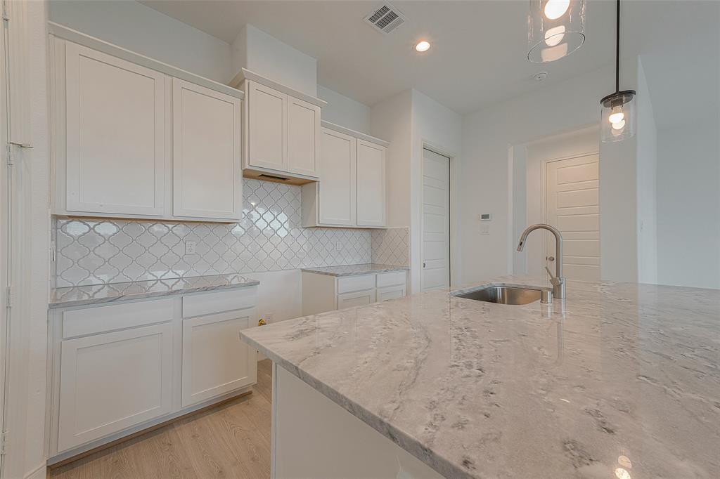 8908 Covenant Pl, Houston, TX 77055