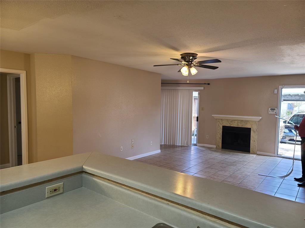 8267 creekbend Dr, Houston, TX 77071