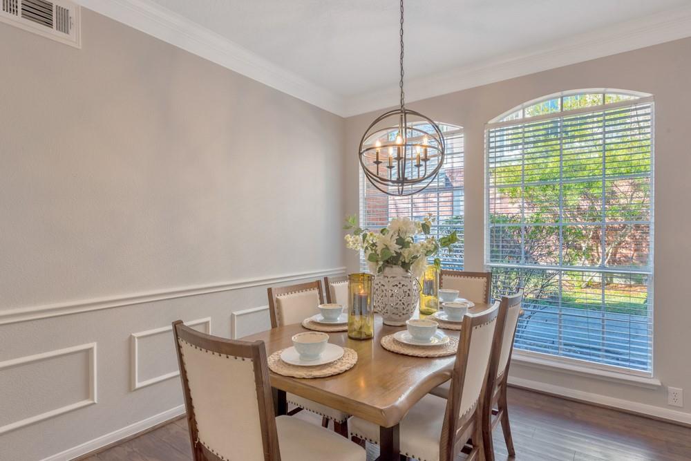 31 E Amberglow Cir, The Woodlands, TX 77381