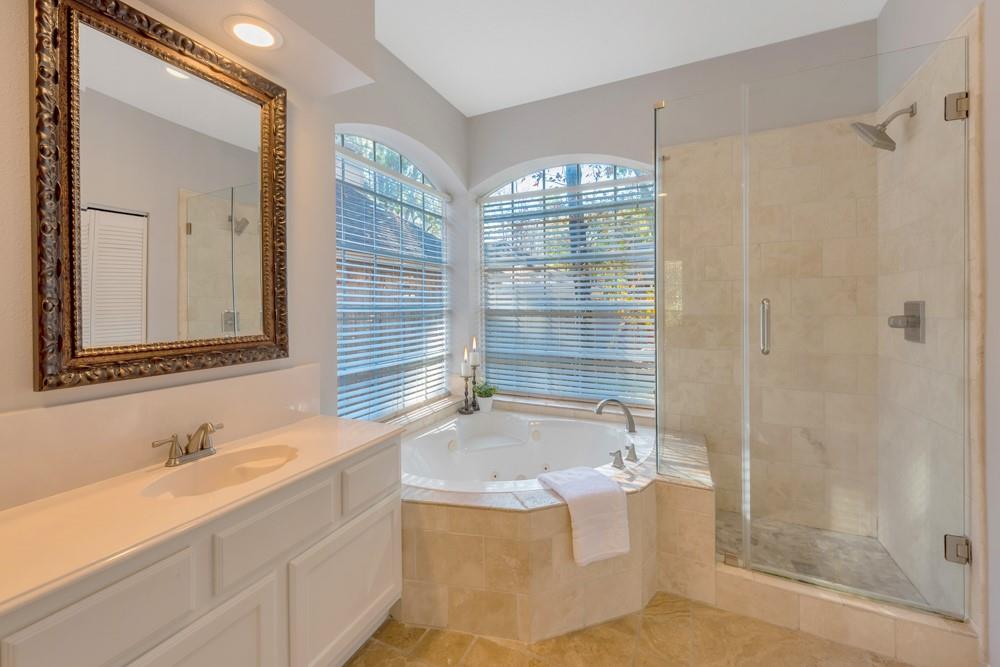 31 E Amberglow Cir, The Woodlands, TX 77381