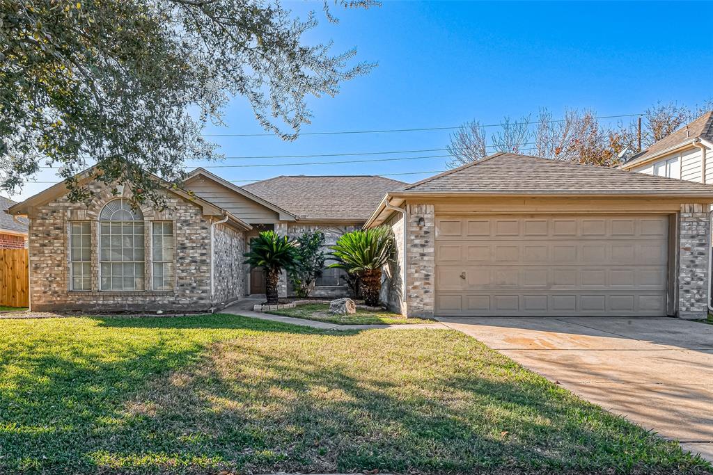 16519 N Meadow Dr, Houston, TX 77073