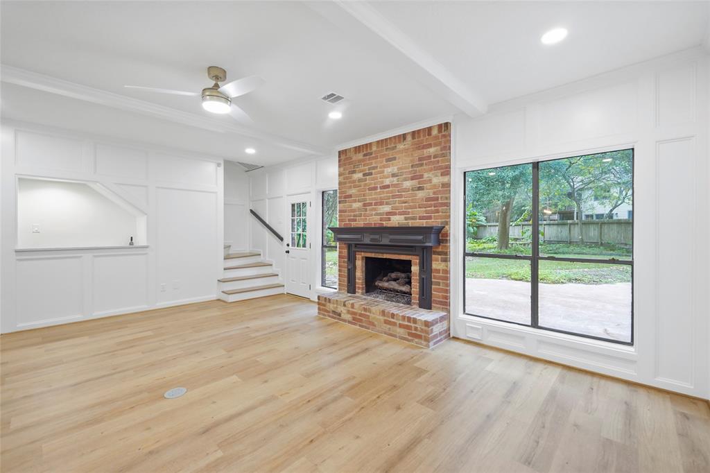 12 Chase Pl, The Woodlands, TX 77381