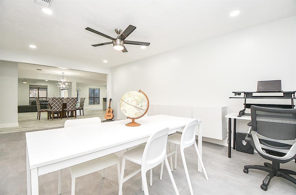 9663 Meadowvale Dr, Houston, TX 77063