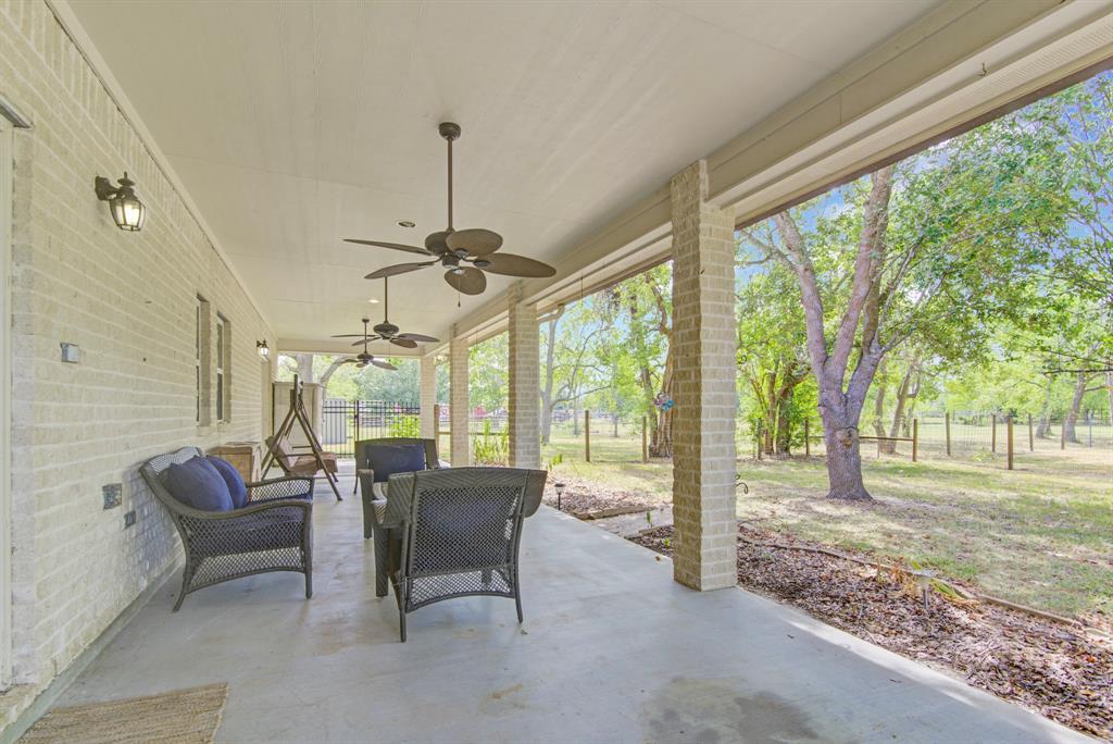 10811 N Humble Camp Rd, Texas City, TX 77539