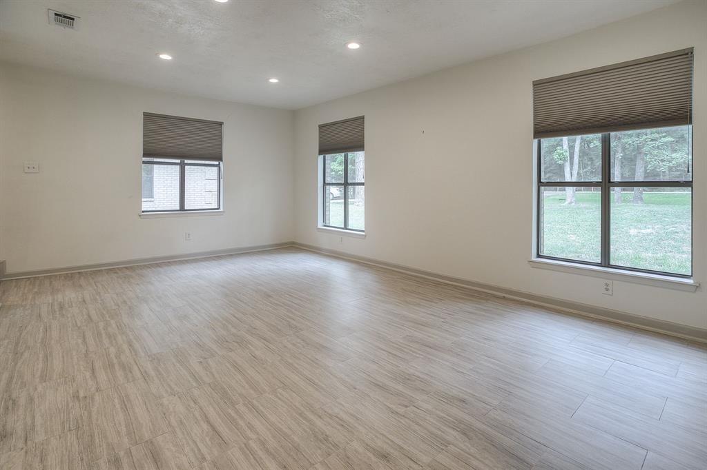 203 Westridge Dr, Huntsville, TX 77340