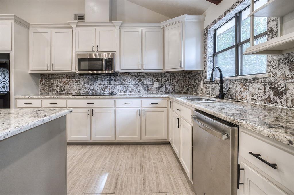 203 Westridge Dr, Huntsville, TX 77340