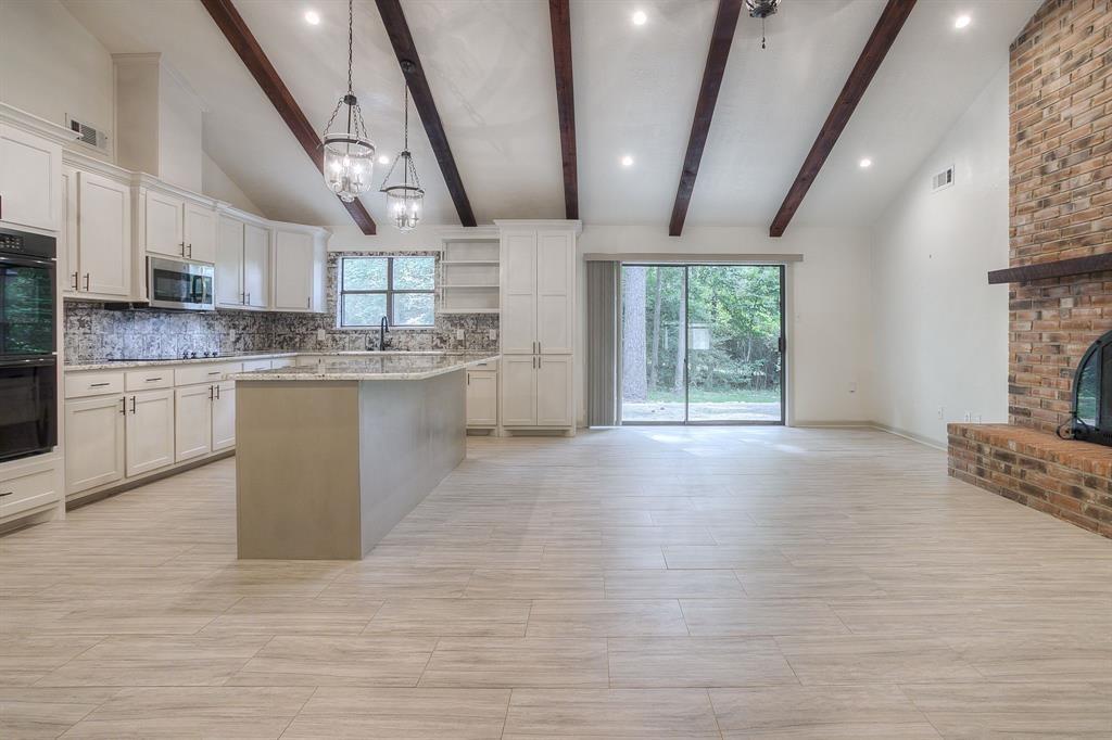 203 Westridge Dr, Huntsville, TX 77340