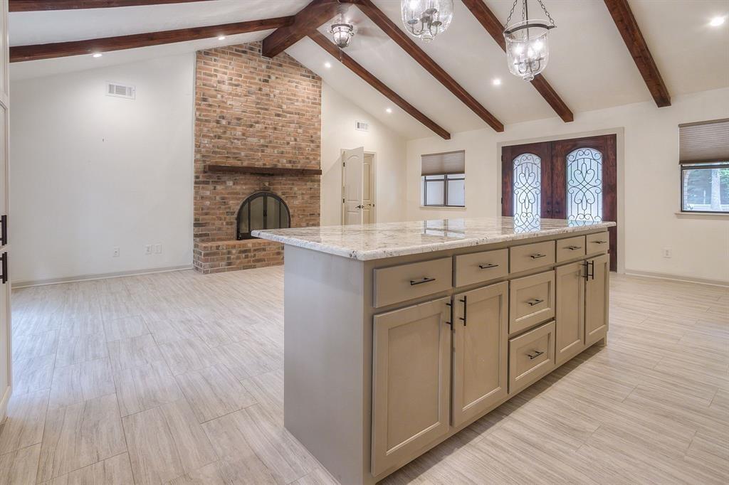 203 Westridge Dr, Huntsville, TX 77340