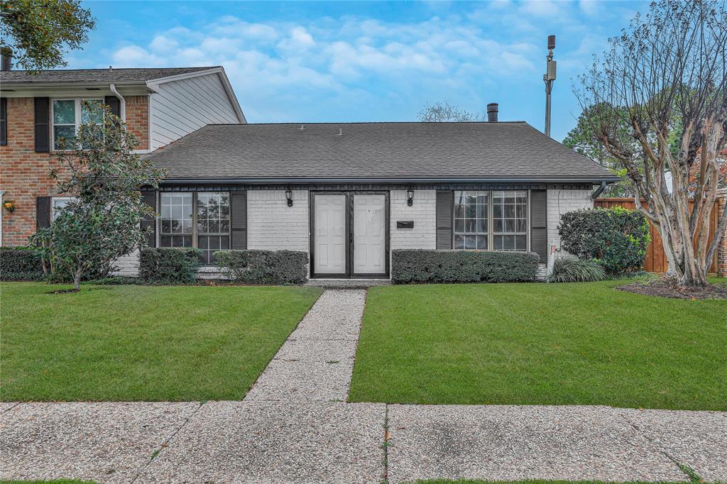 10167 Kemp Forest Dr, Houston, TX 77080