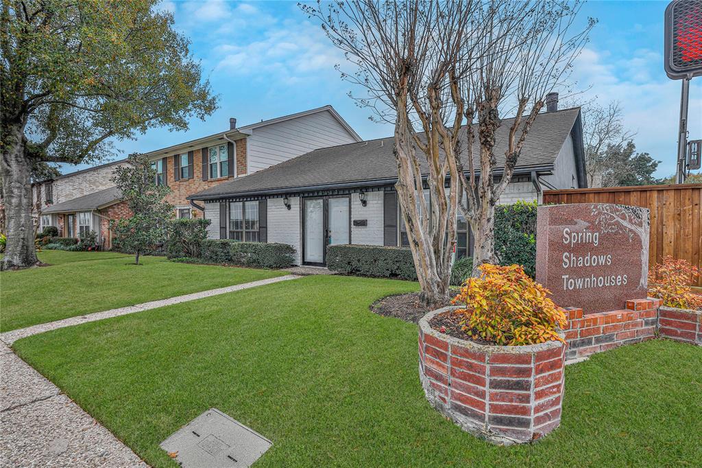 10167 Kemp Forest Dr, Houston, TX 77080