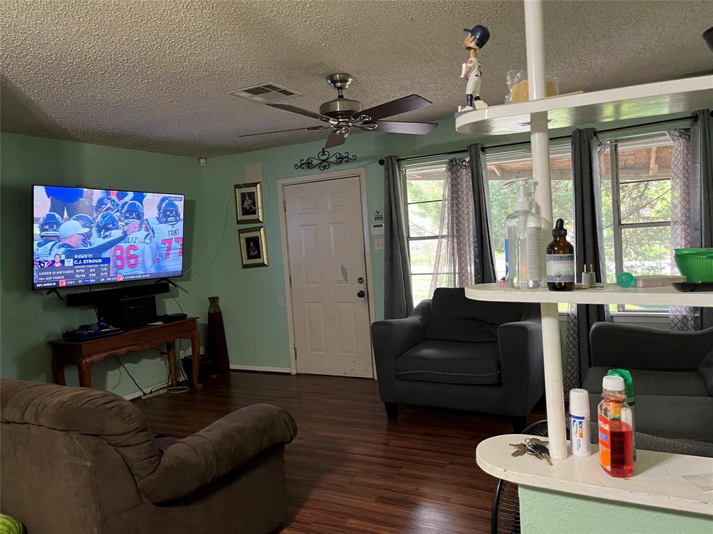 8925 Everglade Dr, Houston, TX 77078