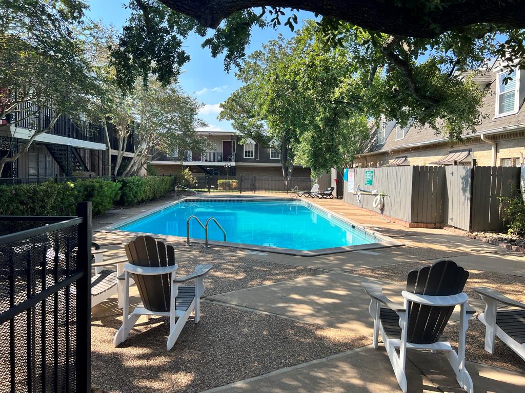 2601 Marilee Ln 4, Houston, TX 77057