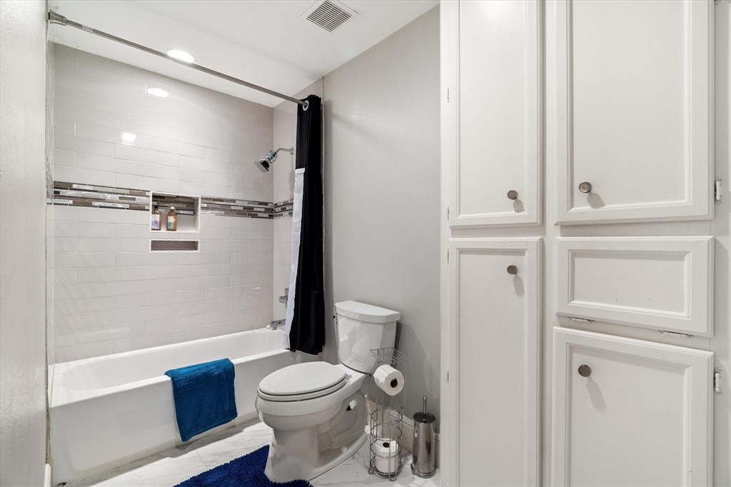 16203 Wimbledon Forest Dr, Spring, TX 77379