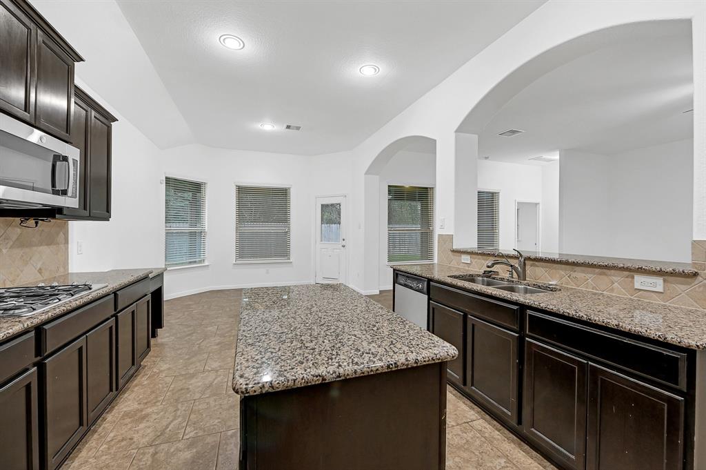 21111 Knight Quest Dr, Tomball, TX 77375