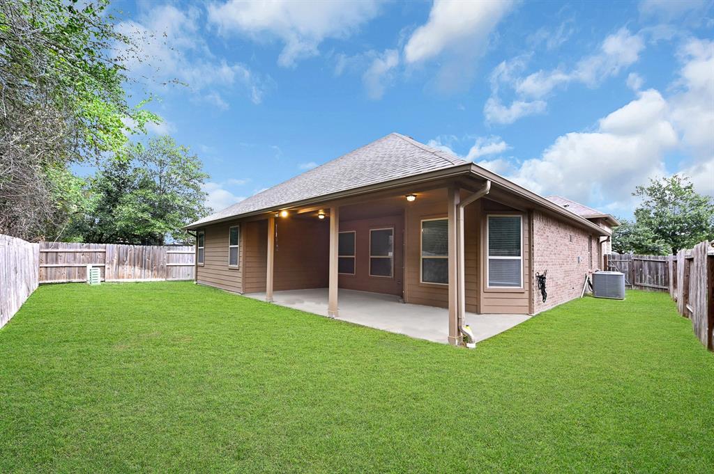 21111 Knight Quest Dr, Tomball, TX 77375