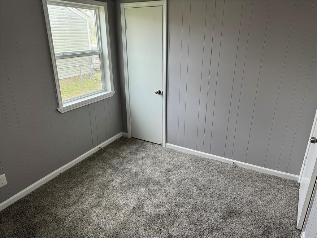 741 Kyle St, Angleton, TX 77515