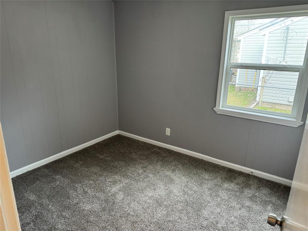 741 Kyle St, Angleton, TX 77515