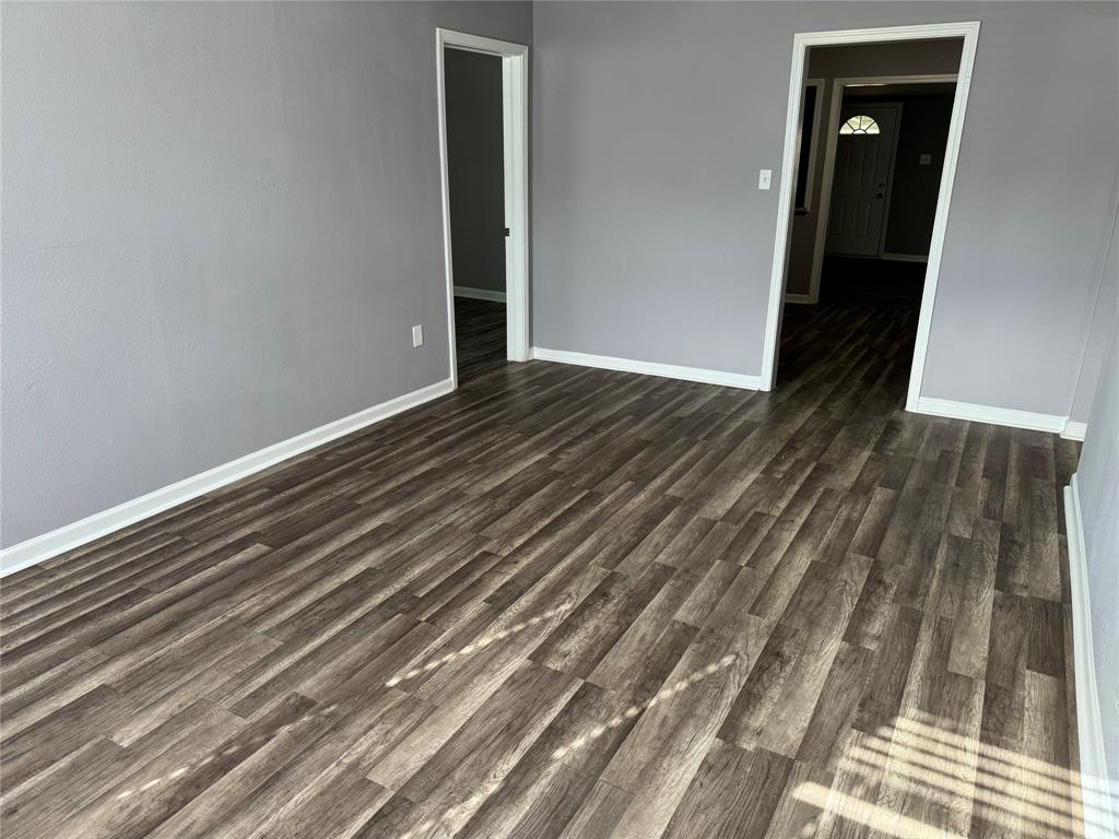 741 Kyle St, Angleton, TX 77515