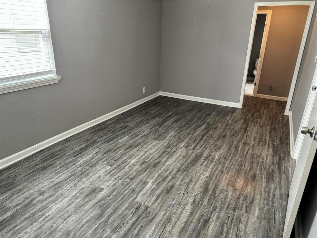 741 Kyle St, Angleton, TX 77515