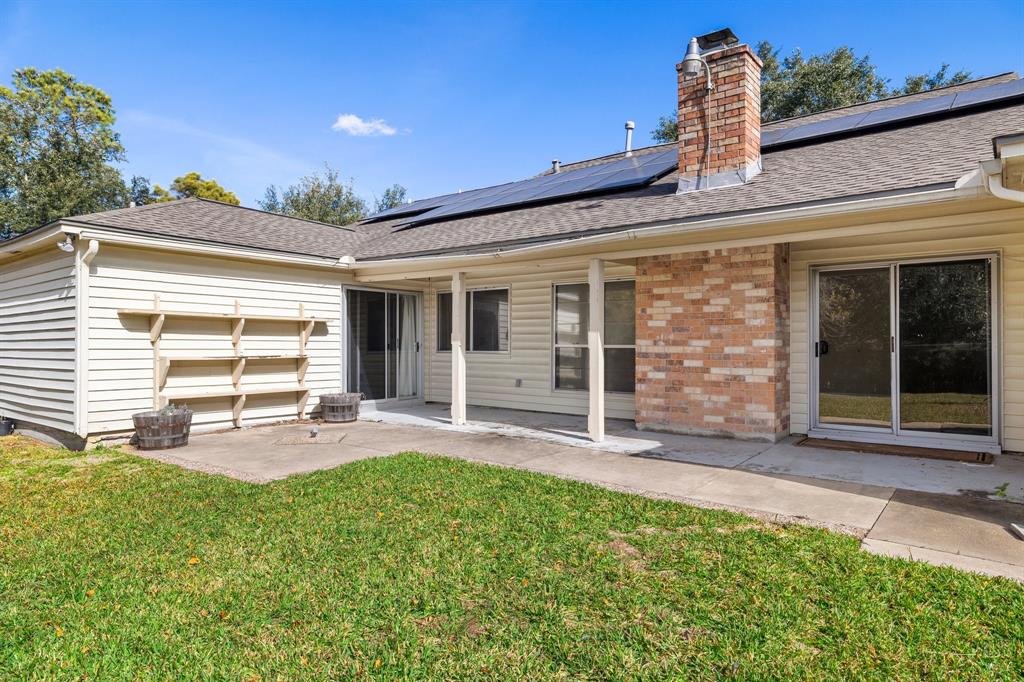 1003 Kemberton Dr, Houston, TX 77062