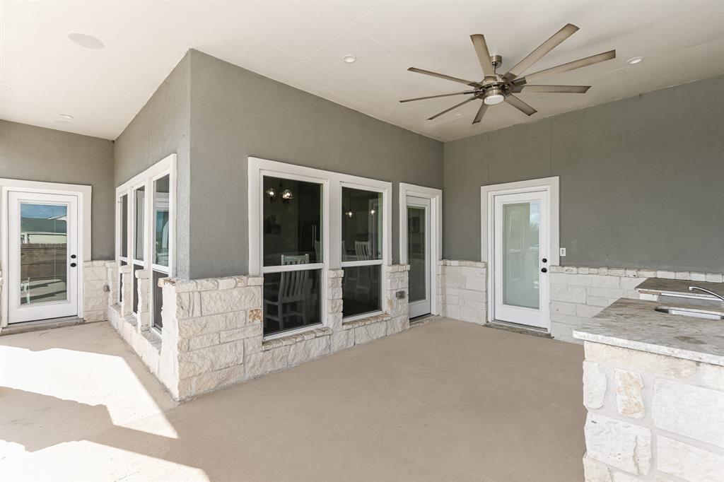 1577 Peschel Ln, Sealy, TX 77474