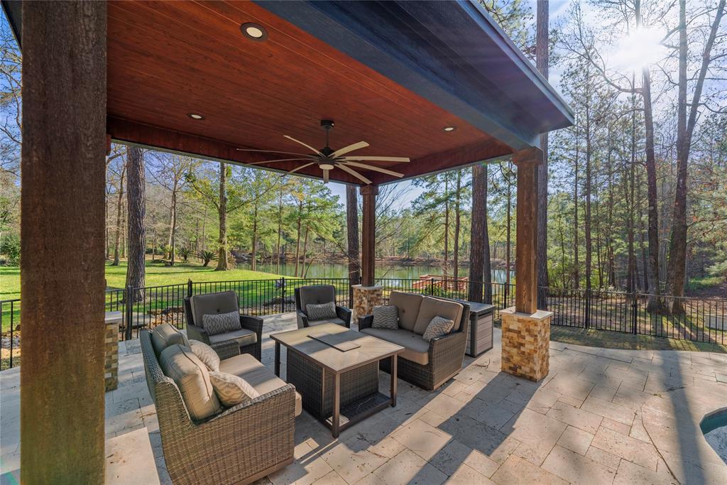 10460 River Ridge Ln, Conroe, TX 77304