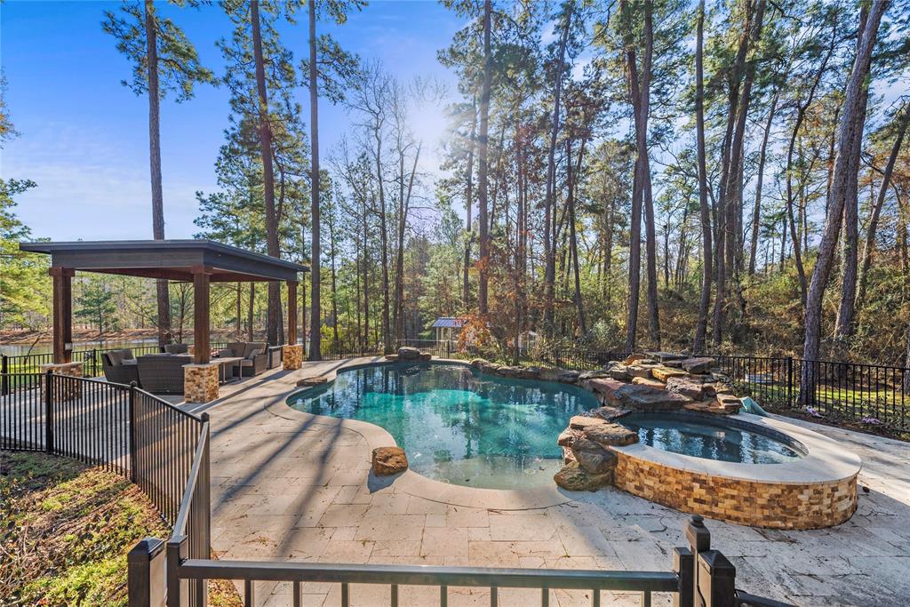 10460 River Ridge Ln, Conroe, TX 77304