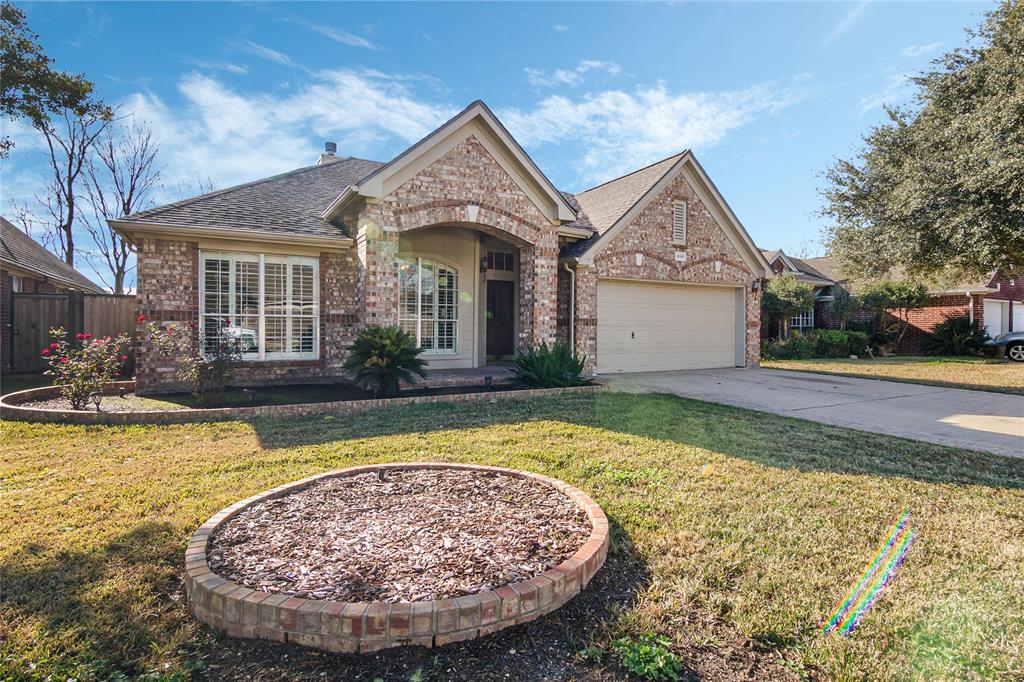 4919 Preston Trails Ln, Pasadena, TX 77505