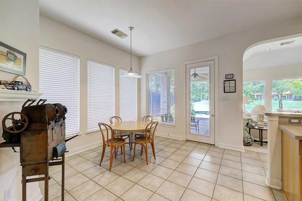 11726 Gallant Ridge Ln, Houston, TX 77082