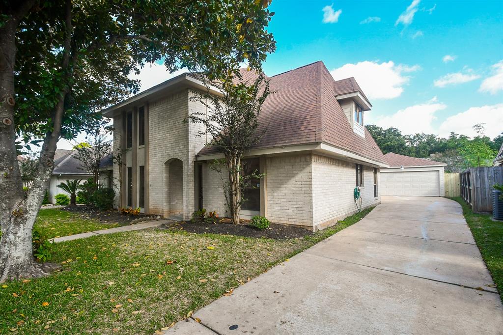 3015 Green Fields Dr, Sugar Land, TX 77479