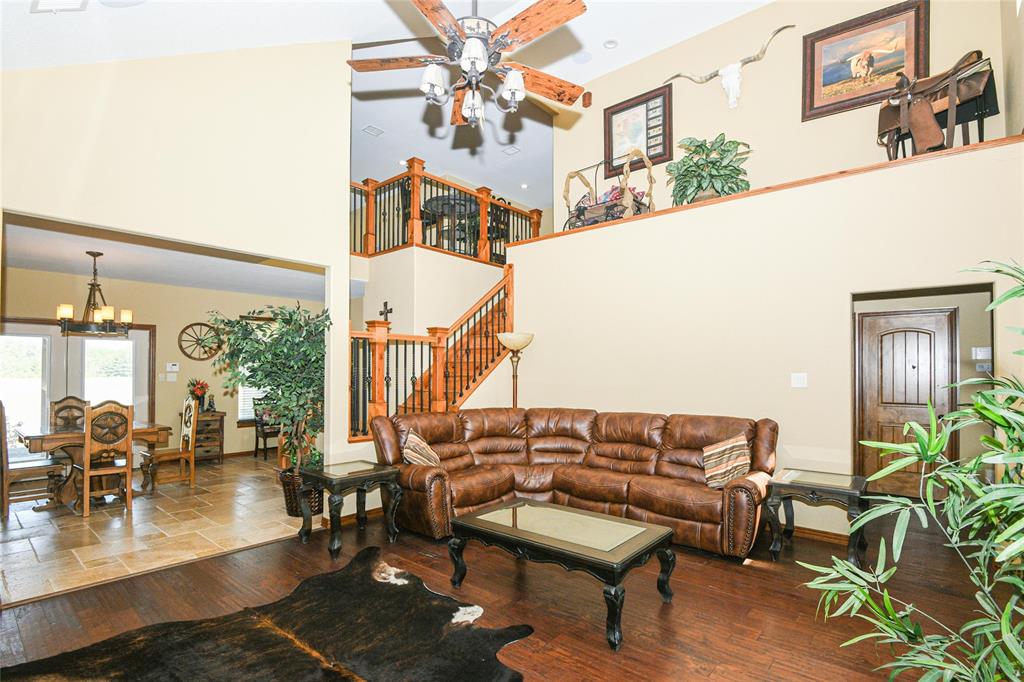 26074 Riley Rd, Waller, TX 77484