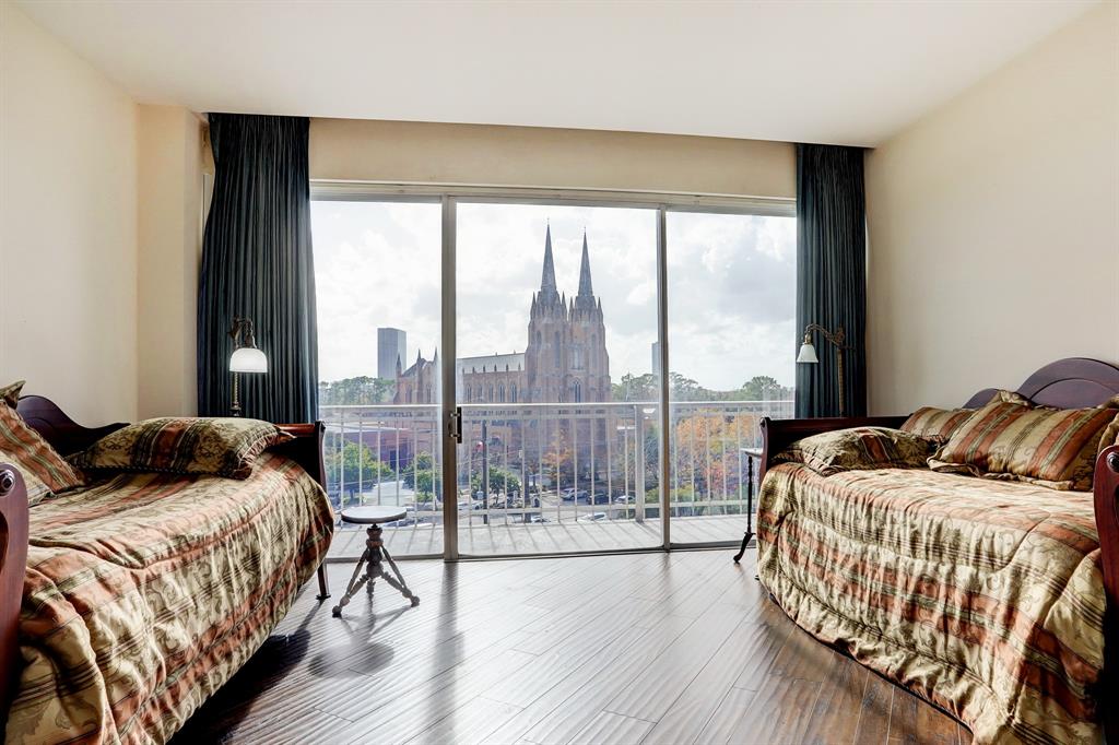 5050 Woodway Dr 5G, Houston, TX 77056