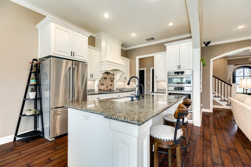 2903 Oakwood Shores Drive, Richwood, TX 77515